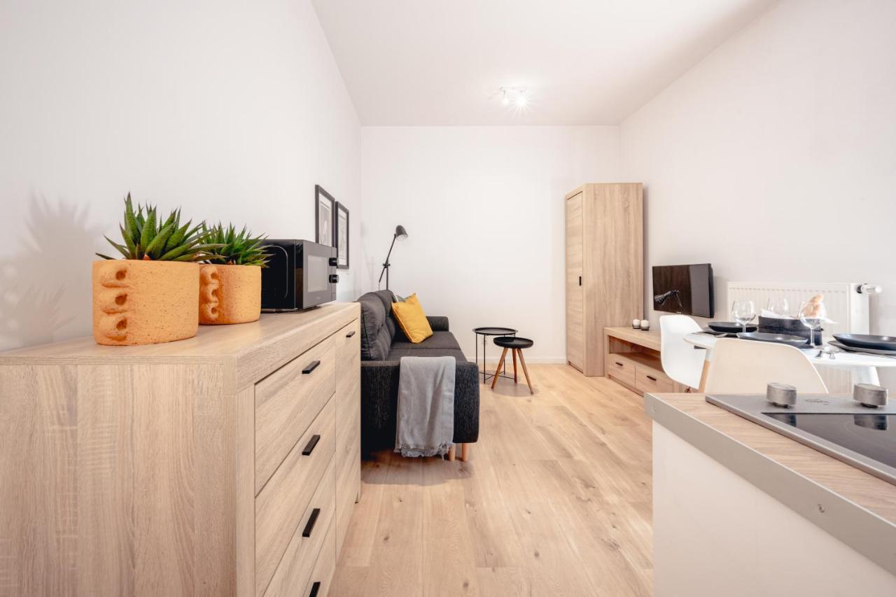 Apartamenty Pamiatkowa 11, 2 Rooms, Self Check In 24H Poznan Exterior photo